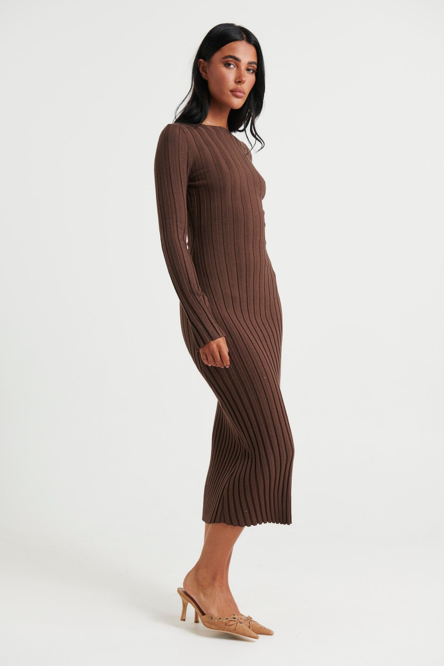 Serene Elegance Ribbed Knit Midi Dress